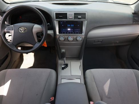Used 2010 Toyota Camry LE FWD image 21