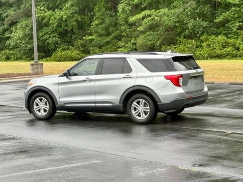 Used 2020 Ford Explorer XLT RWD image 4