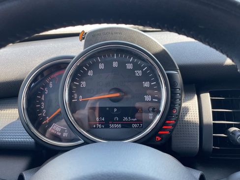 Used 2017 MINI Cooper 4-Door Hardtop FWD image 8