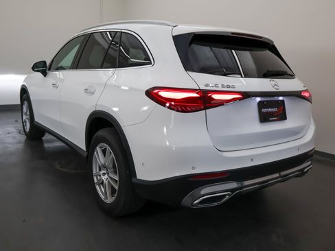 Used 2023 Mercedes-Benz GLC 300 4MATIC image 5