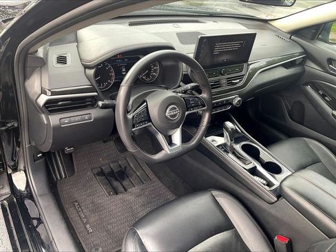 Used 2024 Nissan Altima 2.5 SR w/ SR Premium Package FWD image 8