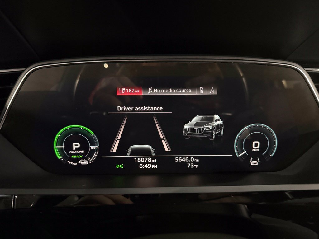 Used 2022 Audi e-tron Premium AWD/4WD image 38