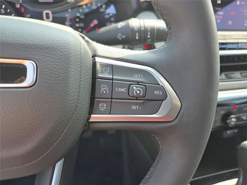 Used 2025 Jeep Compass Limited AWD/4WD image 31