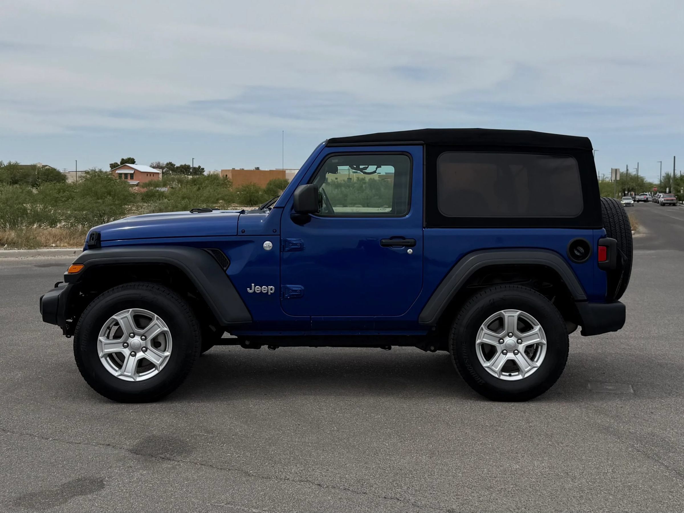 Used 2019 Jeep Wrangler Sport AWD/4WD image 5
