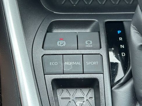 Certified 2025 Toyota RAV4 XLE w/ Convenience Package FWD image 28