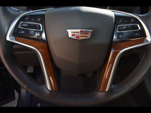 Used 2017 Cadillac Escalade Luxury image 13