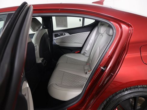 Used 2023 Genesis G70 3.3T w/ Sport Prestige Package image 33