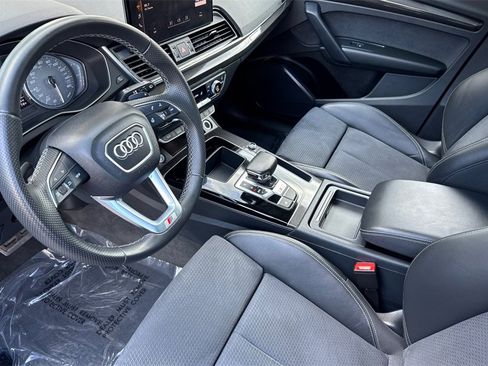 Used 2022 Audi SQ5 Premium image 9