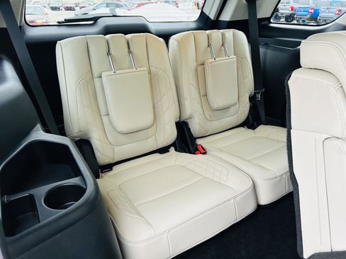 Used 2017 Ford Explorer Platinum image 36