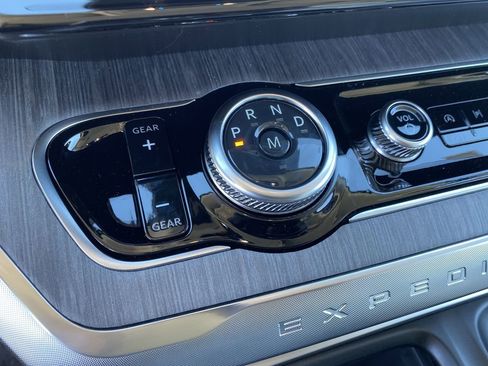 New 2026 Ford Expedition Max Platinum w/ Platinum Ultimate Package AWD/4WD image 28
