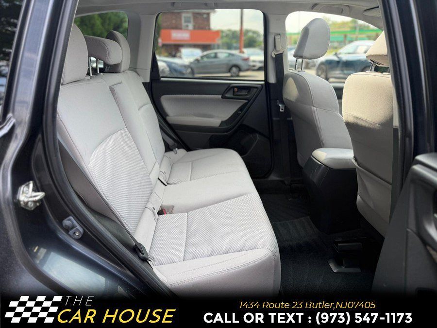 Used 2017 Subaru Forester 2.5i Premium w/ All-Weather Package AWD/4WD image 19
