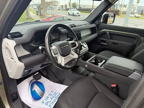 Used 2023 Land Rover Defender 110 image 8