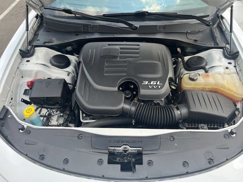Used 2022 Dodge Charger SXT RWD image 22