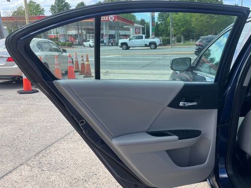 Used 2016 Honda Accord EX-L image 11