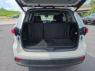 Used 2018 Toyota Highlander SE AWD/4WD video 5