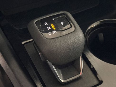 Used 2023 Nissan Rogue SV image 29