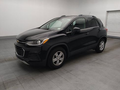 Used 2020 Chevrolet Trax LT FWD image 2