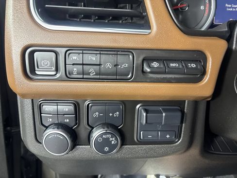 Used 2021 Chevrolet Tahoe High Country w/ Premium Package AWD/4WD image 31