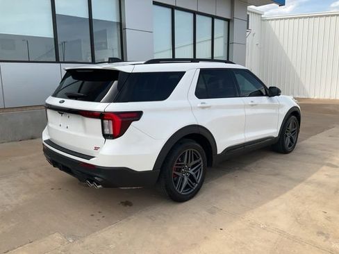 Used 2025 Ford Explorer ST image 36