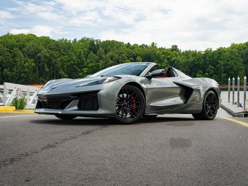 Used 2023 Chevrolet Corvette Z06 RWD image 6
