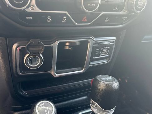Used 2022 Jeep Wrangler Sport AWD/4WD image 22
