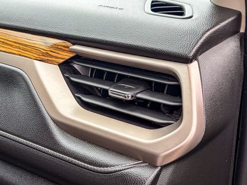 Used 2017 GMC Acadia Denali w/ Technology Package FWD image 40