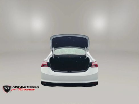 Used 2022 Chevrolet Malibu LT FWD image 8