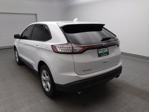 Used 2018 Ford Edge SE FWD image 5