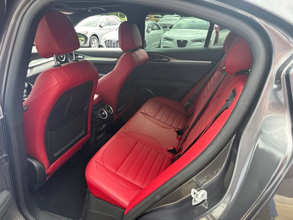 Used 2023 Alfa Romeo Stelvio Veloce AWD/4WD image 51