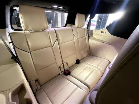 Used 2021 Cadillac Escalade Premium Luxury w/ LPO, Illumination Package AWD/4WD image 35