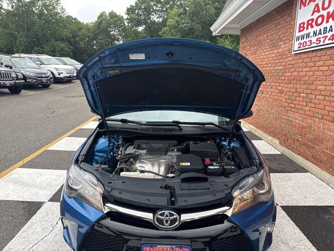 Used 2017 Toyota Camry SE w/ Moonroof Package FWD image 34