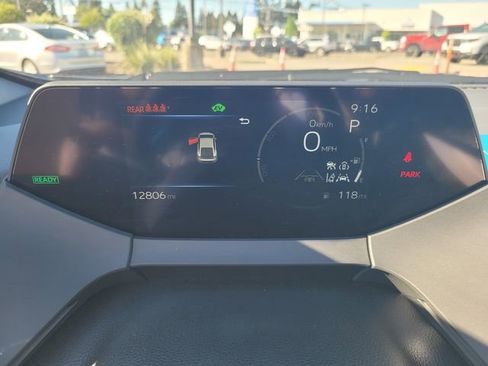 Used 2024 Toyota Prius LE FWD image 29