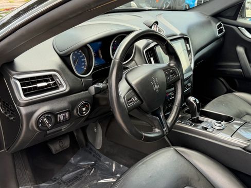 Used 2018 Maserati Ghibli RWD image 13