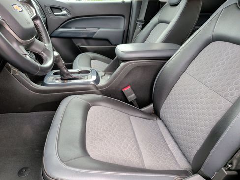 Used 2019 Chevrolet Colorado Z71 AWD/4WD image 24