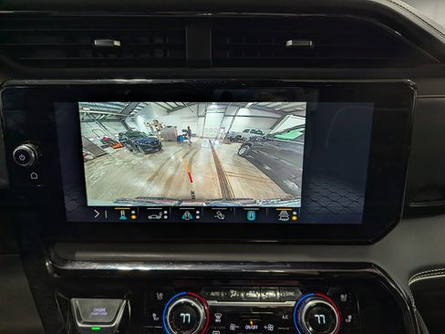 Used 2023 GMC Sierra 1500 AT4X image 14