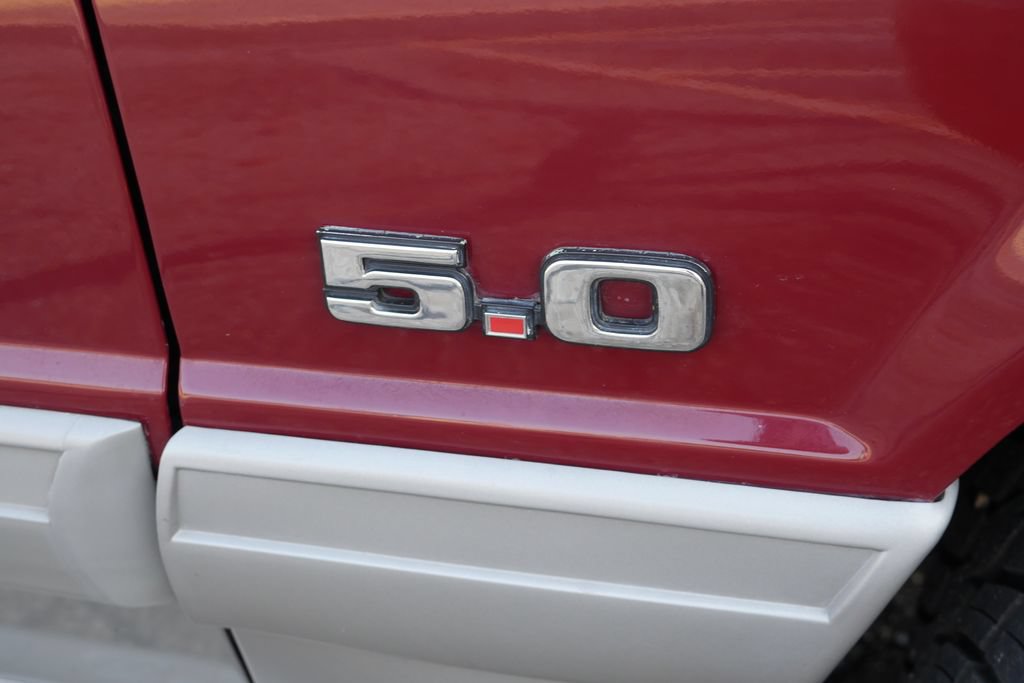 Used 1989 Ford Mustang GT RWD image 4