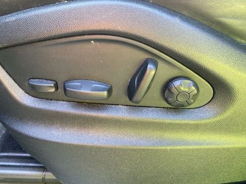 Used 2023 Porsche Cayenne Coupe AWD/4WD image 13