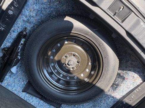 Used 2017 Honda CR-V EX image 38