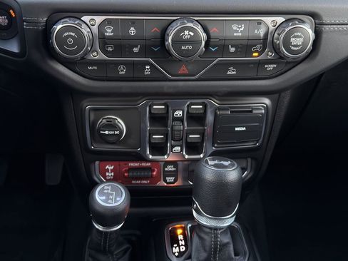 New 2026 Jeep Wrangler Unlimited Rubicon image 15