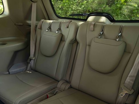 Used 2012 Toyota Highlander Limited FWD image 18
