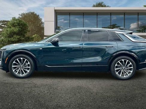 Certified 2024 Cadillac Lyriq Sport AWD/4WD image 7