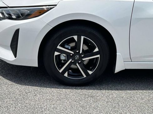 Used 2025 Nissan Sentra SV FWD image 9