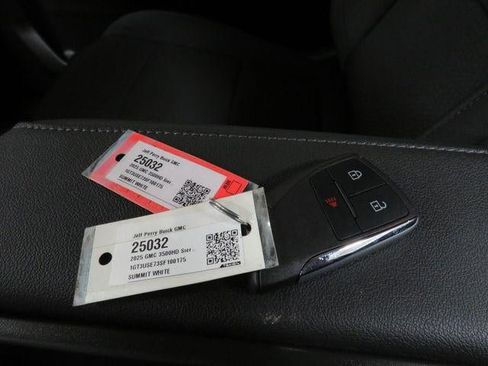 Used 2025 GMC Sierra 3500 Pro image 3