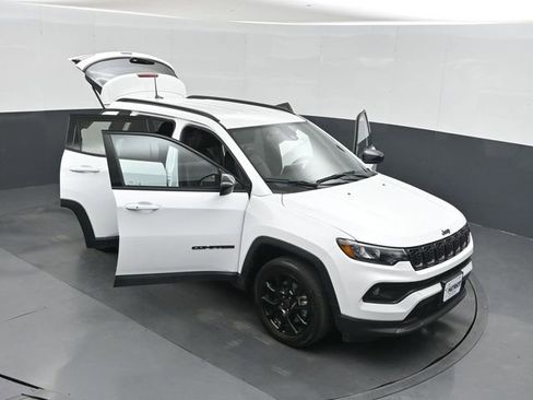 Used 2025 Jeep Compass Latitude w/ Altitude Special Edition AWD/4WD image 50