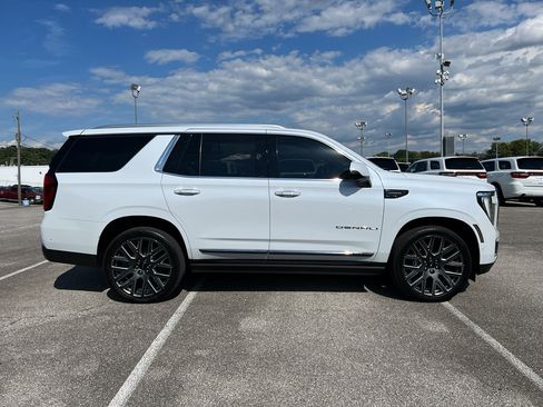 Used 2026 GMC Yukon Denali Ultimate AWD/4WD image 2