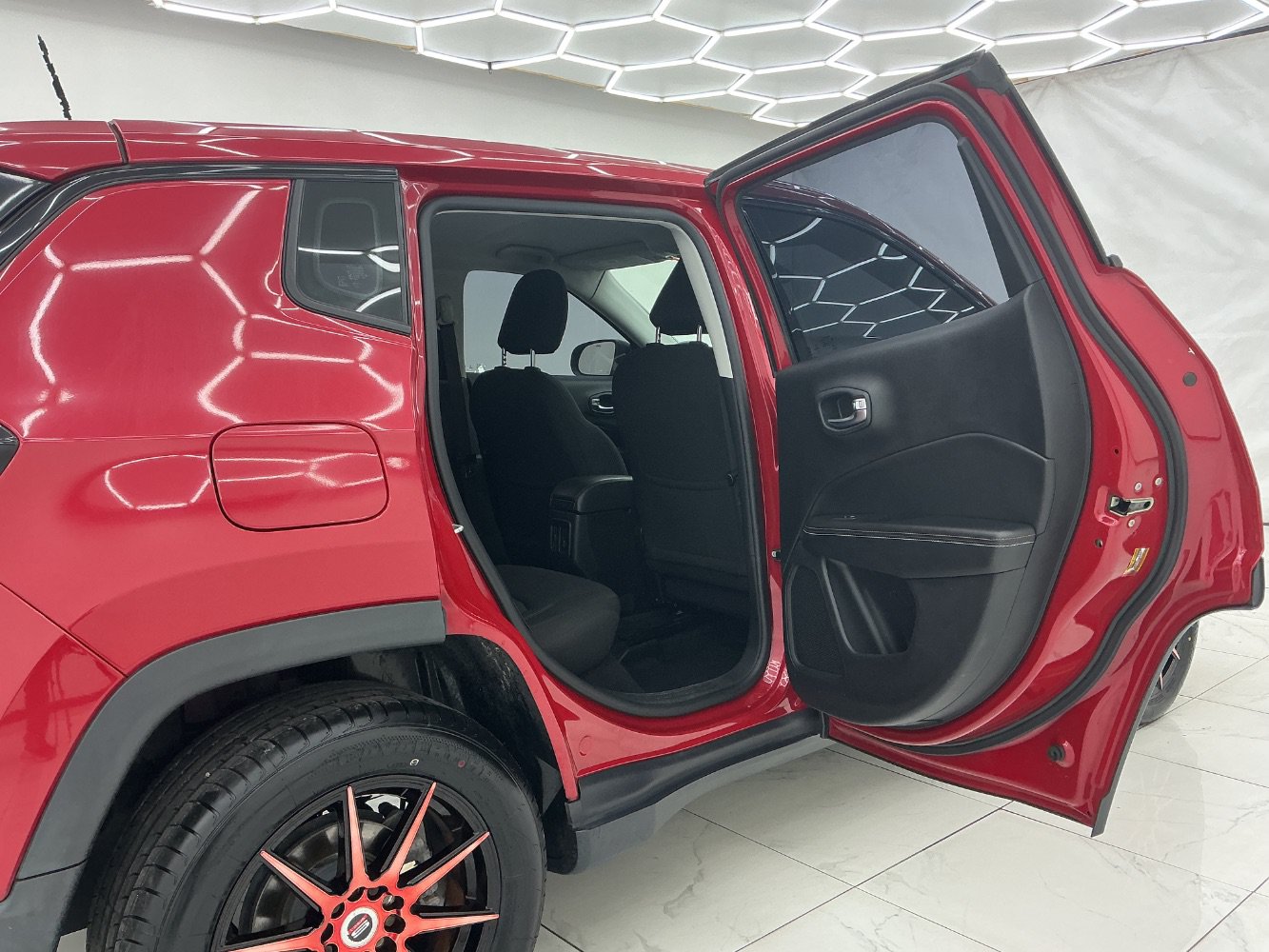 Used 2018 Jeep Compass Sport FWD image 23