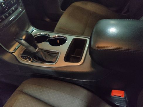 Used 2021 Jeep Grand Cherokee Laredo RWD image 26