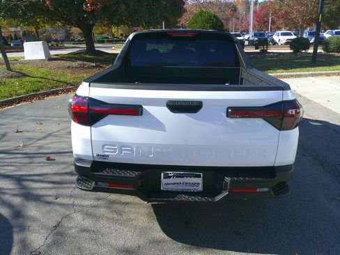 Used 2025 Hyundai Santa Cruz SE image 11