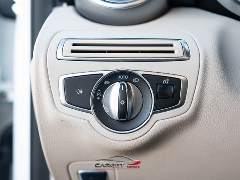 Used 2018 Mercedes-Benz C 300 C 300 4MATIC image 37