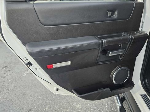 Used 2005 HUMMER H2 w/ Preferred Equipment Group image 8